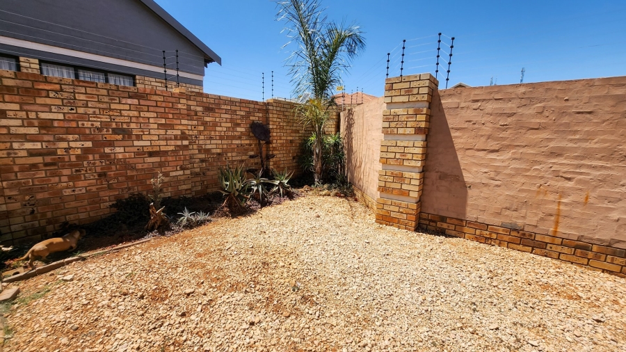 3 Bedroom Property for Sale in Wilkoppies North West